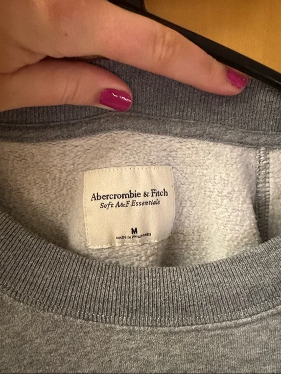 Abercrombie & Fitch Gray Pullover Sweatshirt - Picture 2 of 2